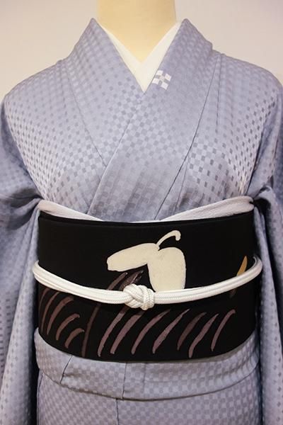 あおき K 4671 高久空木作 塩瀬 染名古屋帯 黒色 杜若の図 落款入 銀座きもの青木 長く大切に着続けて頂きたい上質な着物や帯 Online Shop あおき K 4671 高久空木作 塩瀬 染名古屋帯 黒色 杜若の図 落款入 銀座きもの青木 長く大切に着続けて頂きたい上質な着物や帯 Online Shop
