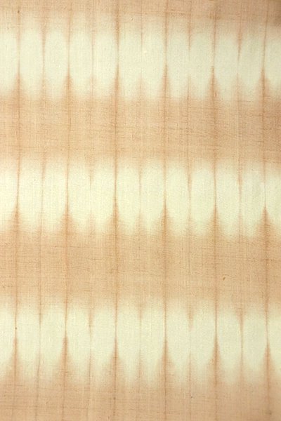 「縁」150ｃｍ～156ｃｍ 白藤色 板〆絞り 小紋 正絹 Ｕ５１７