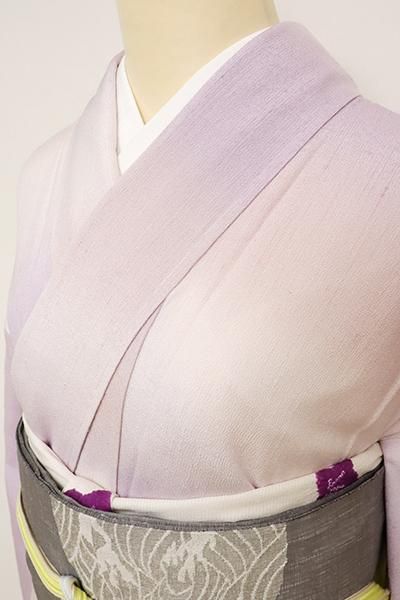 美しい水色の縮緬地付け下げ▪道長取りに絞り、刺繍で藤、桔梗、桜等▪肩・身丈１５７