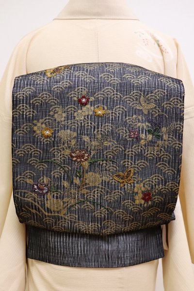 銀座【L-4466】夏 櫛織 刺繍 洒落袋帯 黒色 青海波に花や蝶々