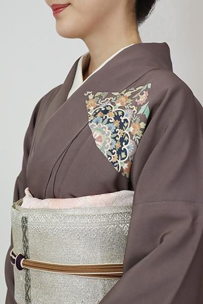 銀座【B-3009】訪問着 淡い紅消鼠色 裂取りに華文や花唐草