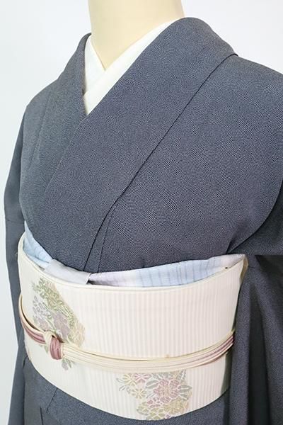 単衣　江戸小紋　鮫文様　風景文様の紋意匠　丸に一枚鷹の羽紋　わさび色　しつけ付き 銀座【C-2254】単衣 繍一ッ紋 江戸小紋 青褐色 鮫（反端付