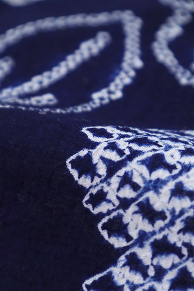 あおき【D-3056】木綿 絞り染め 浴衣 濃藍色 花の図 - 銀座きもの青木｜長く大切に着続けて頂きたい上質な着物や帯 |ONLINE SHOP
