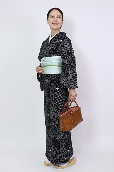 ウサギの柄が愛らしい♪藤井絞の絞り染め浴衣 | 神戸・元町の