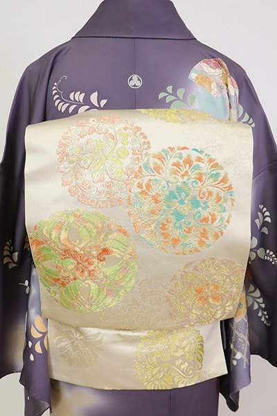 銀座【L-6370】西陣 川島織物製 本袋帯 練色 花唐草の丸文（落款入）