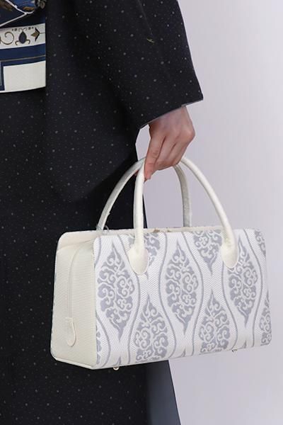 G-2136】京都衿秀 利休バッグ 生成り色×藍鼠色 立涌に雲文 - 銀座