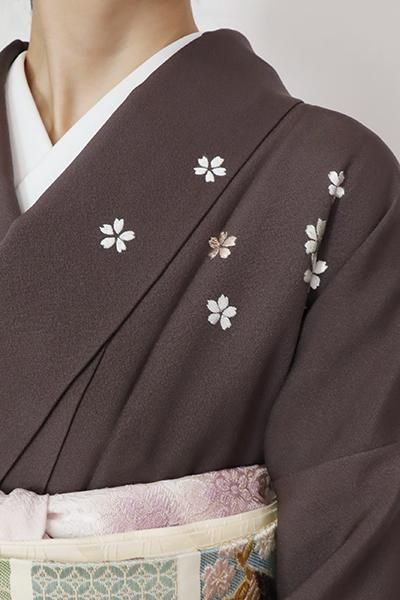 銀座【B-3307】総刺繍 訪問着 黒橡色 桜の斜め段に雪輪の図