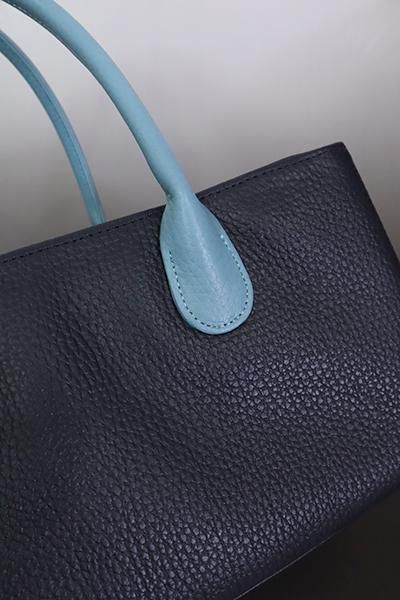 未使用品　衿秀 バッグ 本革 水色 G-2369】京都衿秀製 牛革バッグ 濃藍色×薄縹色 無地 - 銀座きもの青木