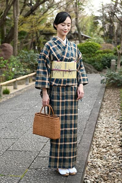 銀座【着物3784】ざざんざ織 単衣着物 高麗納戸色×白橡色 格子（余り布付） - 銀座きもの青木｜長く大切に着続けて頂きたい上質な着物や帯  |ONLINE SHOP