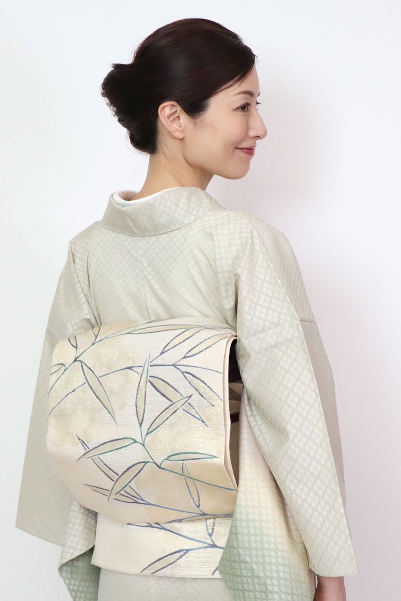 銀座【L-6777】西陣 川島織物製 絽 袋帯 練色 大雪輪に笹（落款入）