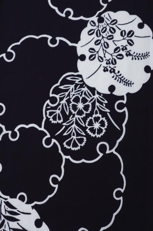 銀座【D-3280】竺仙製 木綿地 浴衣 黒紅色 雪輪に秋草の図（紙