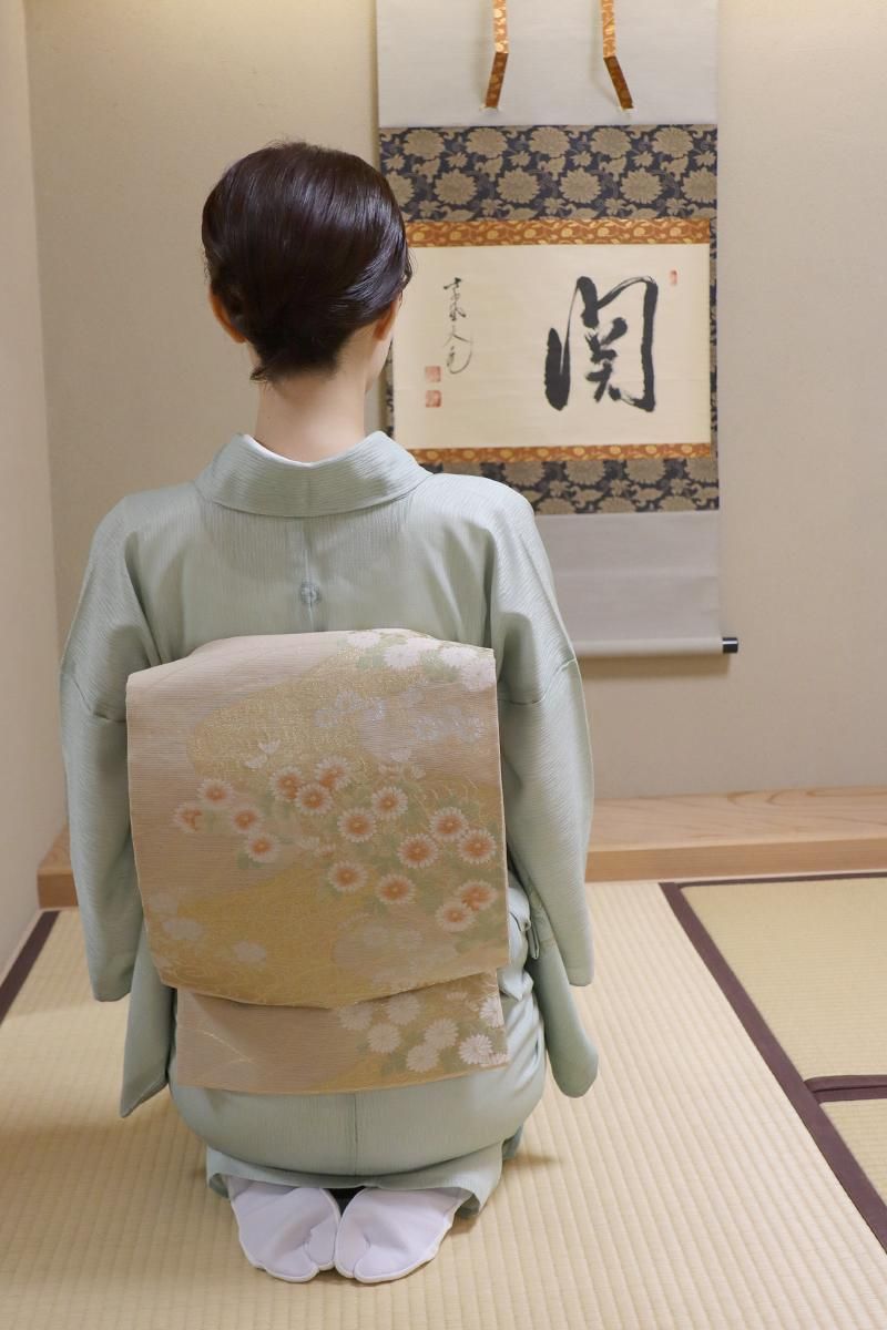 袋帯 京都 西陣 金糸 薄ベージュ 松竹梅 波 丸文 上質 中古 kp1518 袋帯 京都 西陣 金糸 薄ベージュ 松竹梅 波 丸文 上質 中古
