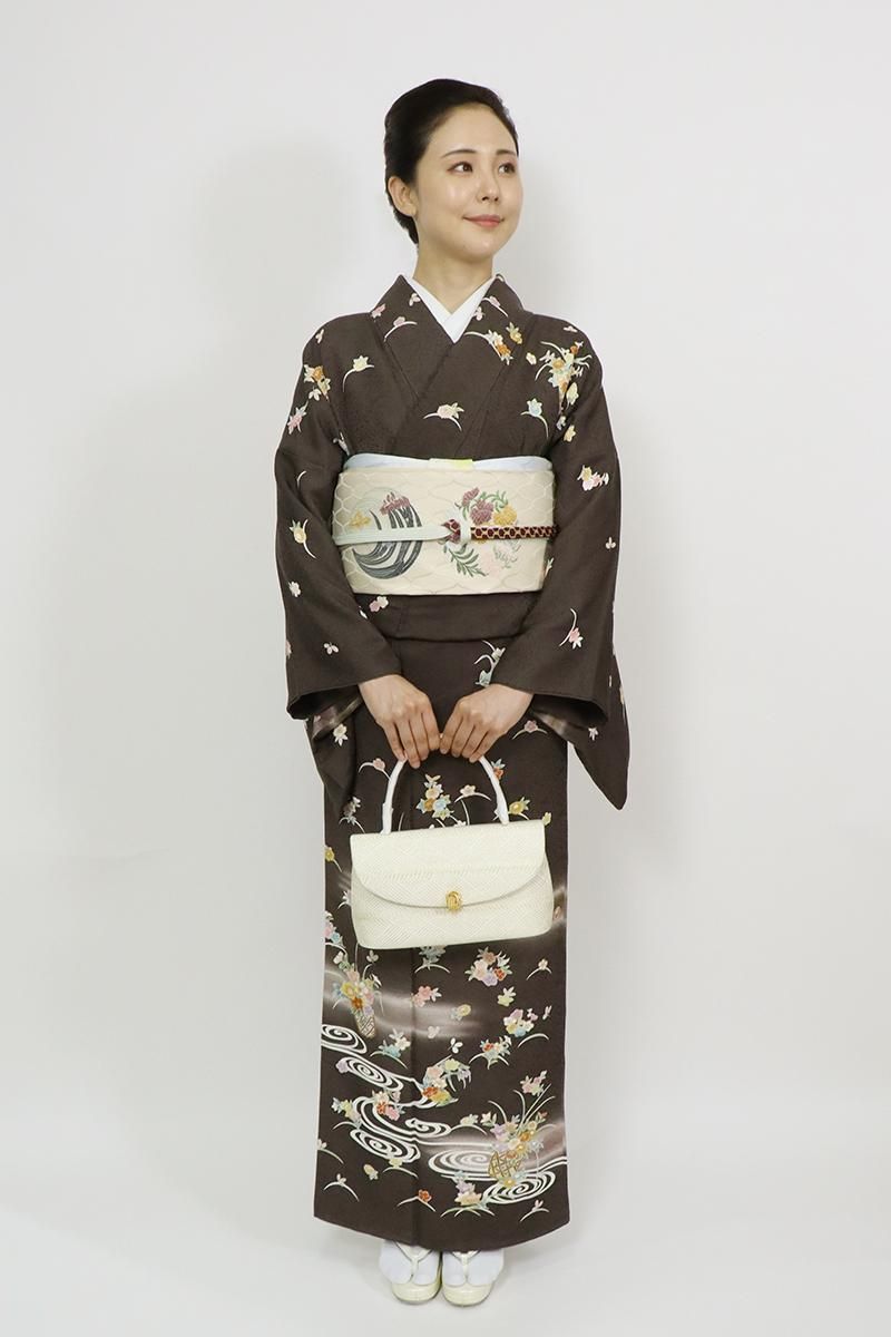 作家もの　訪問着　花模様　蝶　銀彩　銀糸　刺繍　リーフ　着物　014k 作家もの 訪問着 花模様 蝶 銀彩 銀糸 刺繍 リーフ 着物 014k