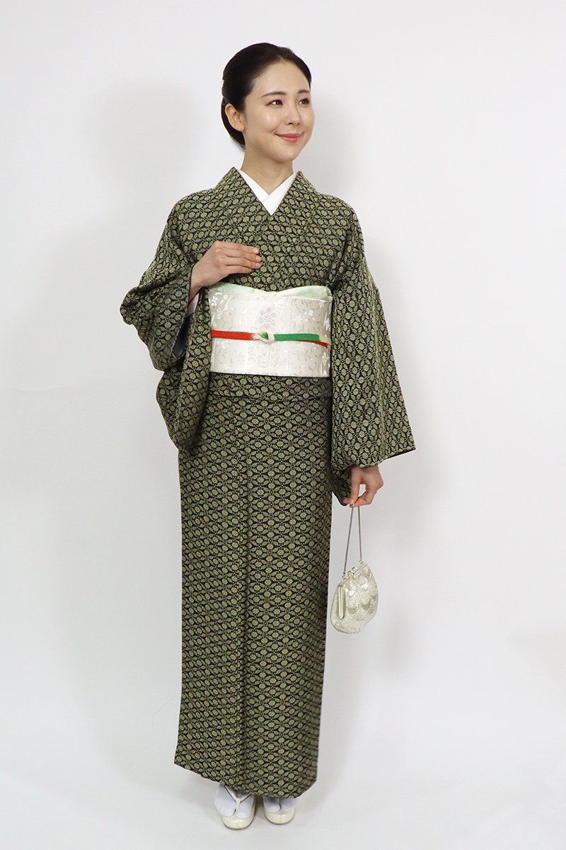 仕立て代28000円新品 反物 紬の色無地 日本の絹 正絹 藤色 織の着物 ...