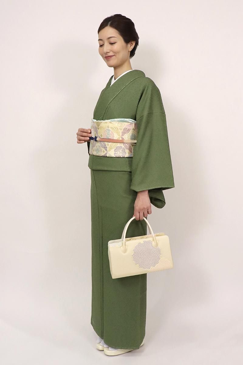 【お値下中】色無地　一つ紋伏線蝶　友禅共八掛　お手入済み　サイズ追加しました。 お値下中】色無地 一つ紋伏線蝶 友禅共八掛 お手入済み サイズ