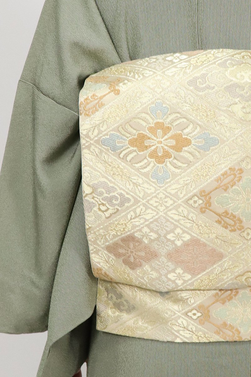 銀座【L-7267】西陣 川島織物製 本袋帯 練色×金色 有職菱文（落款入 