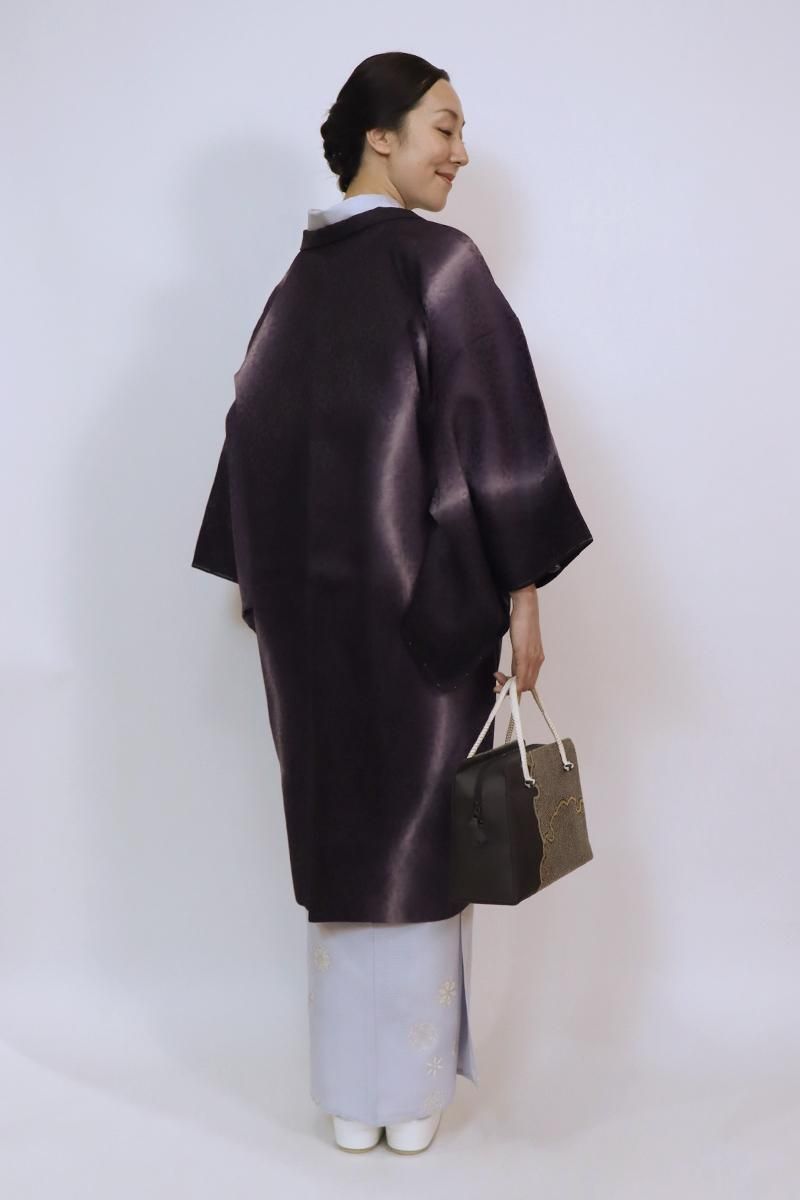 銀座【E-1979】紋紗 羽織 黒紅色 流線暈かしに市松の地紋（反端付）（N