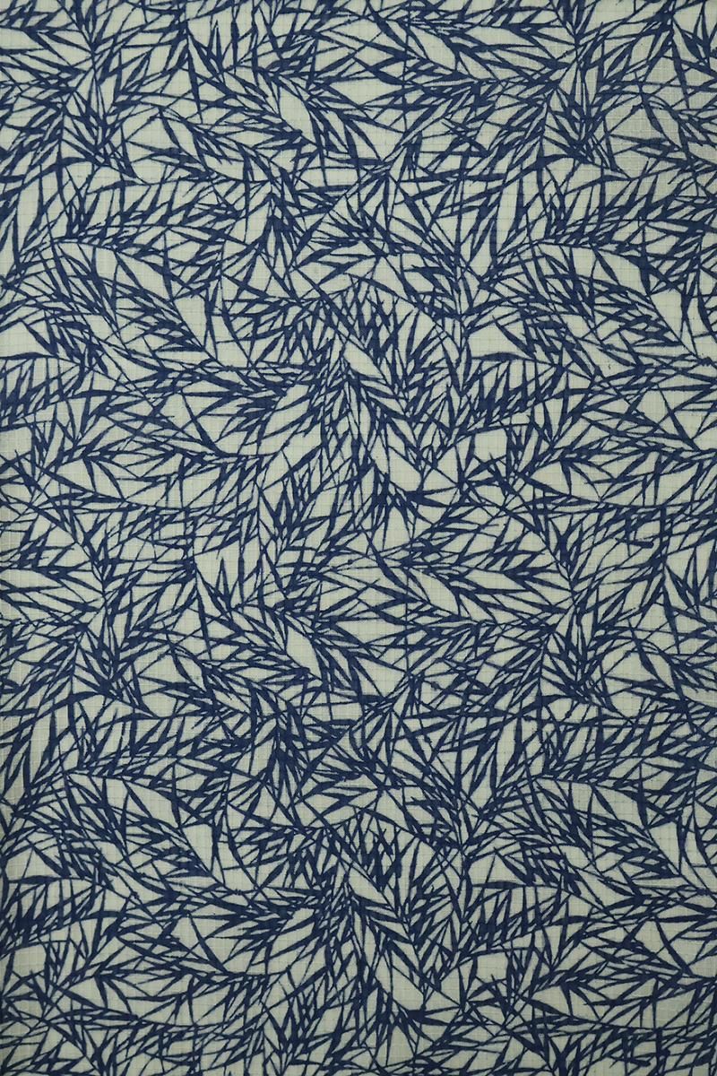 美品　絹紅梅　浴衣 着物　紺　単色　シンプル 小紋柄　粋な一枚　150 紺白 美品 絹紅梅 浴衣 着物 紺 単色 シンプル 小紋柄 粋な一枚 150 紺白