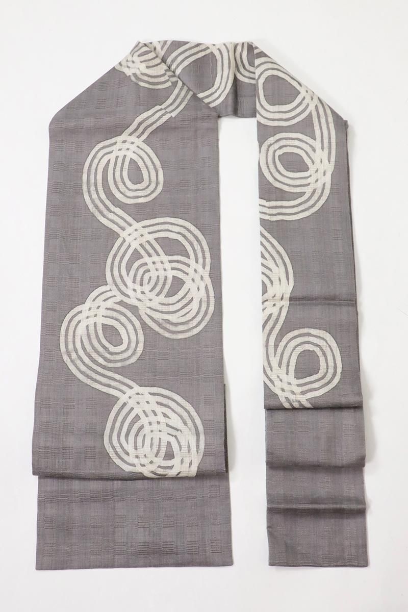 淡いグレーの名古屋帯 銀座【K-9893】絽麻 染名古屋帯 鼠色 抽象文 - 銀座きもの青木