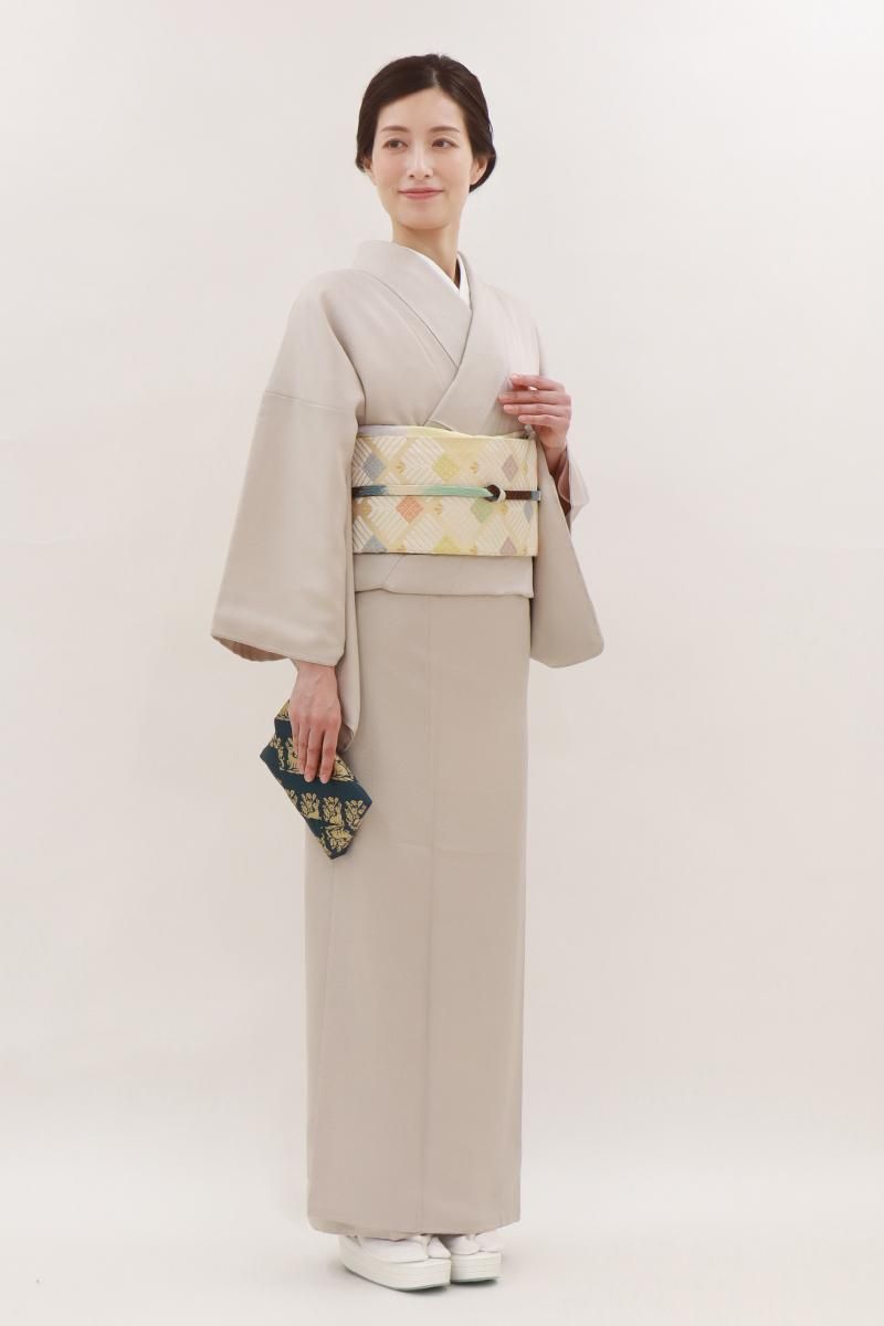 石井杏奈】京都きもの友禅「新作袴・二尺袖コレクション」に登場