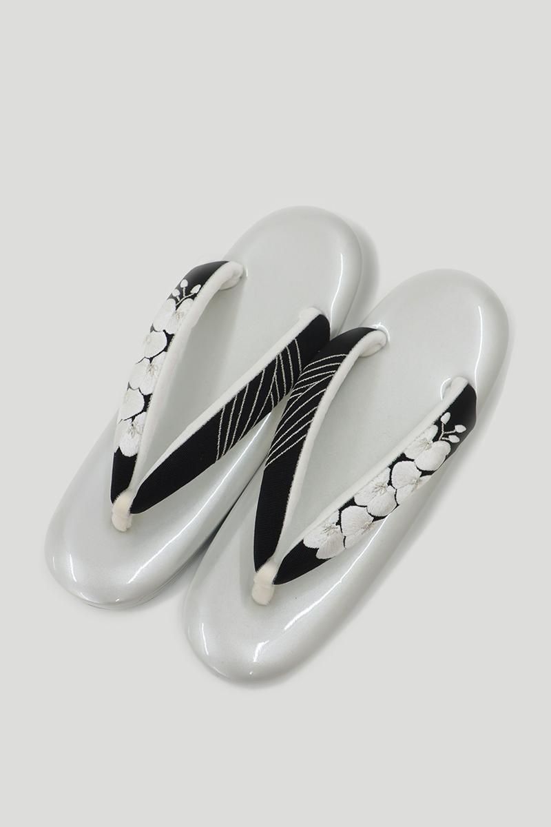 G-3147】衿秀製 草履 グレー系 胡蝶蘭刺繍入り鼻緒（Lサイズ）：高さ