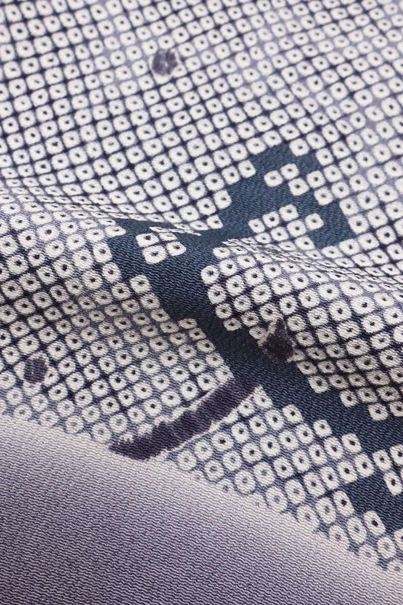 最終SALE！逸品 淡紫灰色（パープルグレー）地　雪輪文 飛び柄小紋 銀座【D-3643】縮緬地 小紋 紫色系 横段に疋田と波文 :身丈162/裄67