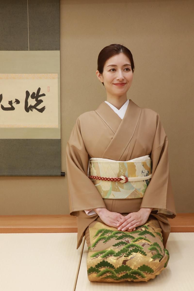 銀座【B-3880】染一ッ紋 色留袖 茶色系 波に松の図（反端付） :身丈158