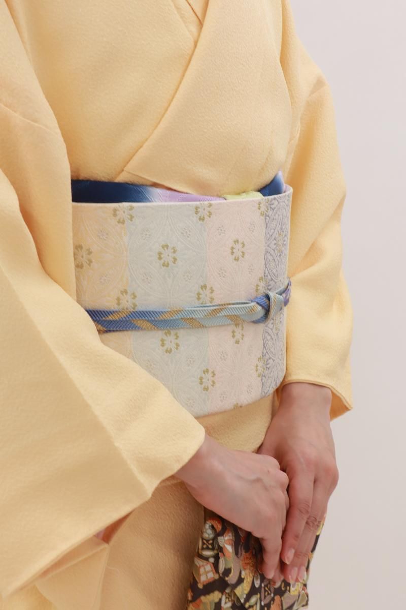 W-008】衿秀製 帯揚げ 七宝花菱文 横段暈かし 青紺色系 - 銀座きもの