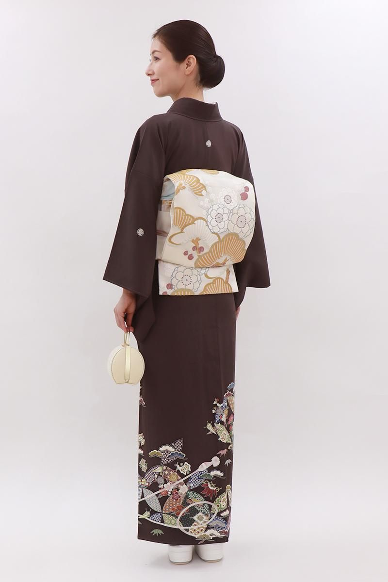 銀座【B-3906】染三ッ紋 色留袖 茶色系 四季花に吉祥文（落款入