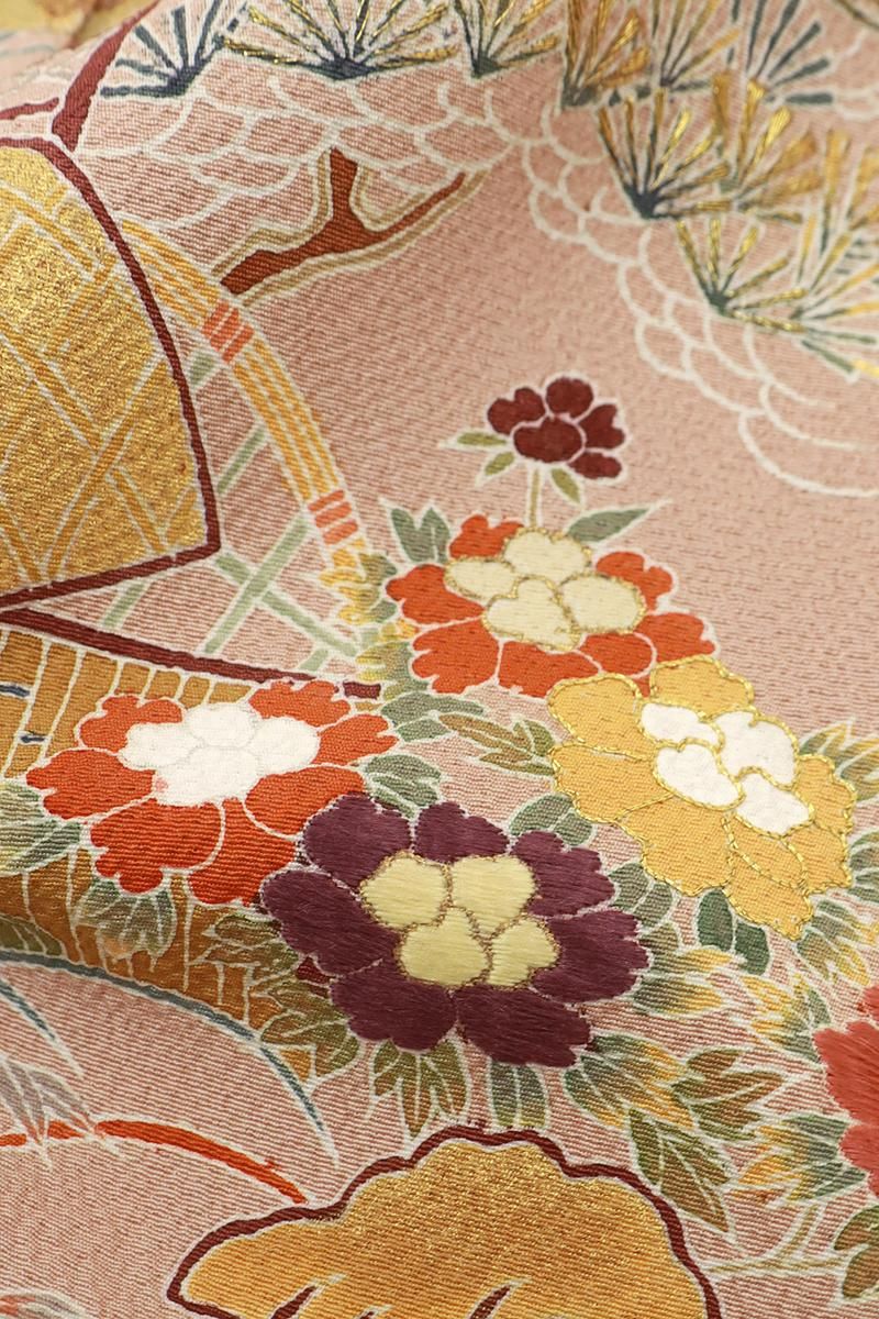 銀座【B-3945】千ぐさ染繍製 染三ッ紋 縮緬地 色留袖 赤色系 水辺の