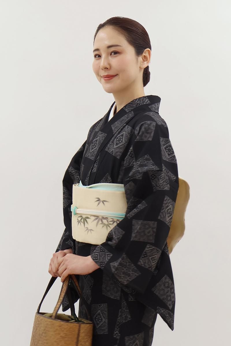 ベージュに実の柄 紬名古屋帯 | たまるや七草着物店