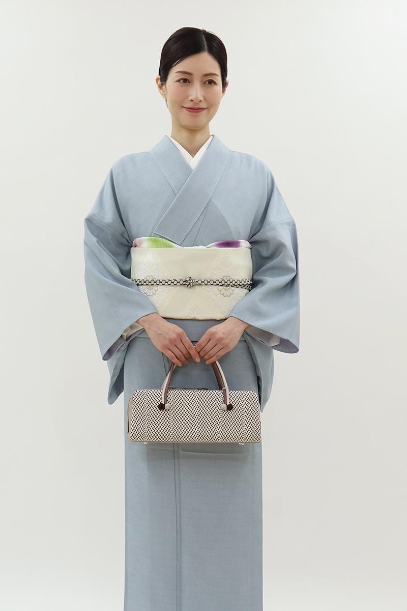 G-3251】衿秀製 利休バッグ 組織りに苧環 梅鼠色×金色 - 銀座きもの