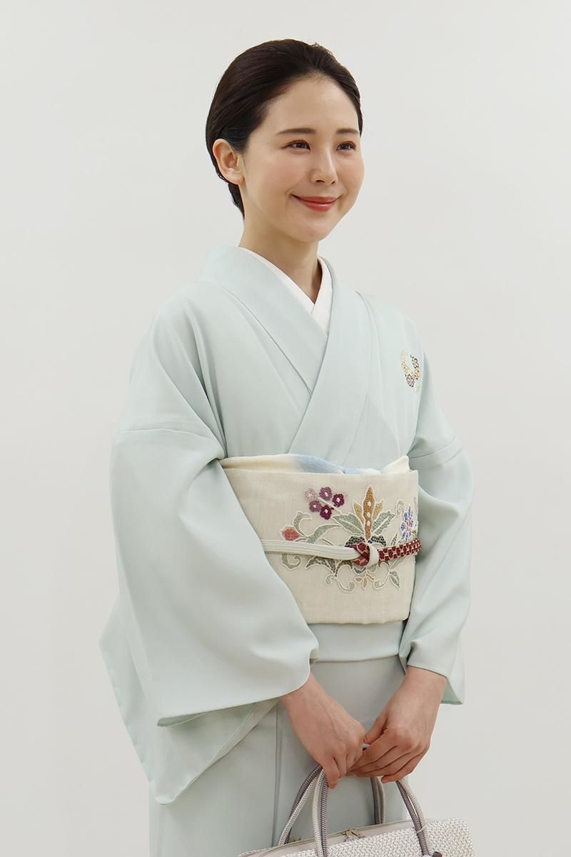銀座【L-8188】櫛織地 相良刺繍 袋帯 灰白色 唐花文（紙札付