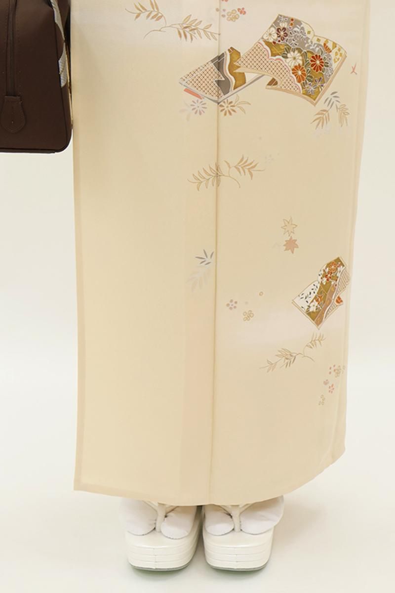 銀座【B-4105】単衣 付下げ 鳥の子色 冊子や植物など（反端付）（N