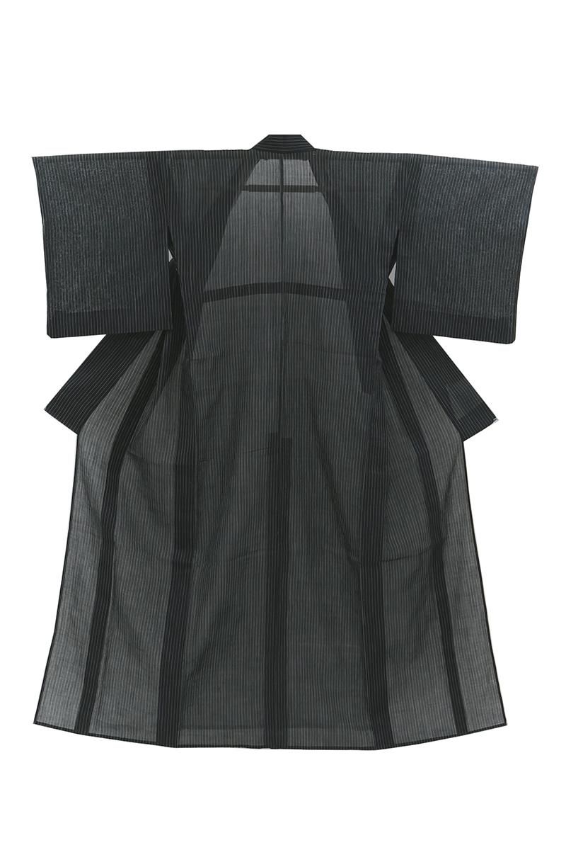 銀座【A-4111】小千谷縮 黒色 細縞 :身丈166.5/裄70 - 銀座きもの青木