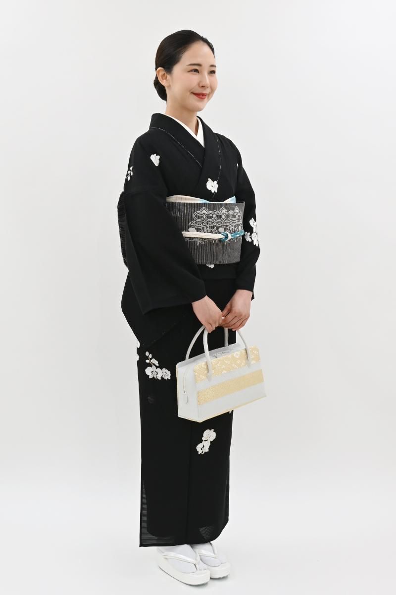 銀座【D-3860】絽 刺繍 小紋 黒色 蘭の図（反端付・洒落紋付