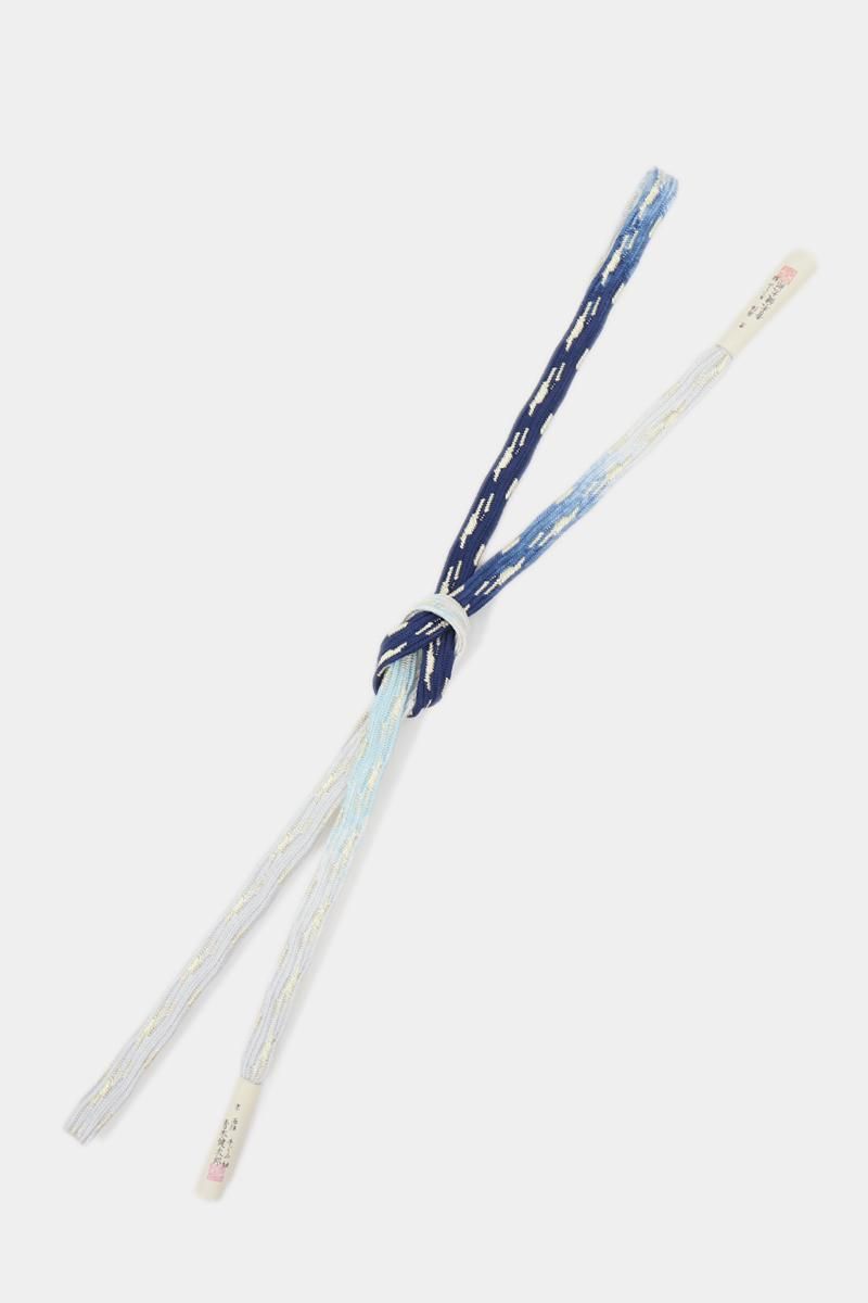【J-090】衿秀製 手組帯締め 変わり貝の口組 白色×紺青色×淡水色 三色暈かし