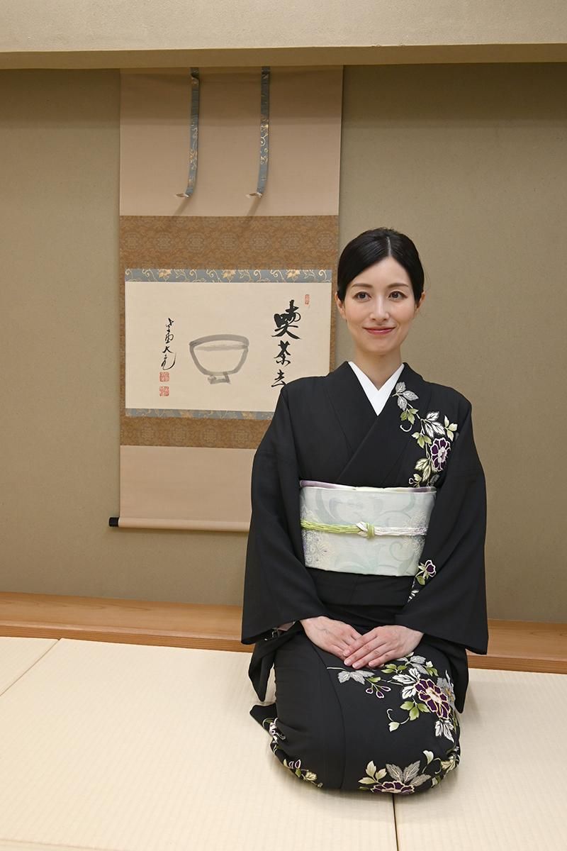 単衣仕立て 付下げ 木目に草花染め 正絹MT-243 銀座【L-8342】袋帯 明るい淡水色 華文（単衣向け） - 銀座