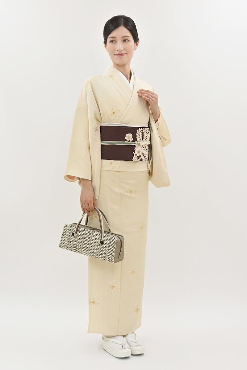 あおき【D-3885】単衣 小紋 鳥の子色 装飾花文（反端付）（N）  :身丈160/裄67.5