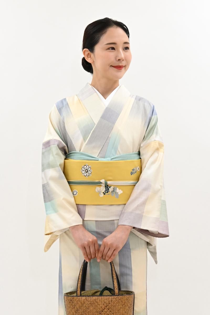 淡い浅黄色に点々染めと花鳥　名古屋帯 銀座【H-0677】染名古屋帯 黄葉色 華文（反端付） - 銀座きもの