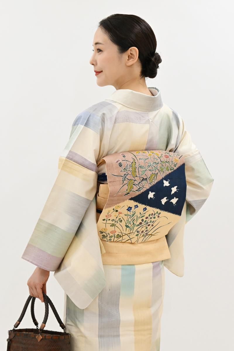 銀座【H-0678】東京手描き友禅 腰原淳策作 紬地 染名古屋帯 淡い支子色 秋草や千鳥の図（落款入）