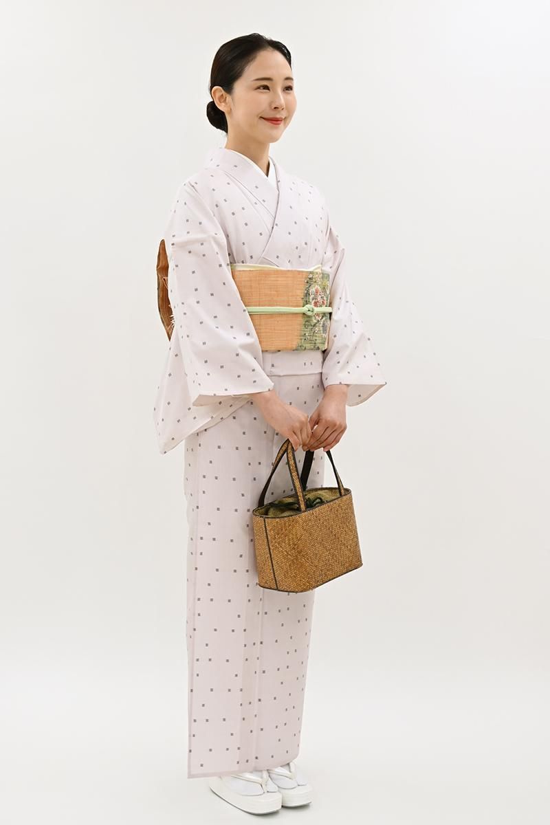 美品 レア 本場奄美みなみ紬 証紙あり 単衣 銀座【A-4148】単衣 本場奄美大島紬 桜色 幾何文（証紙付）:身丈