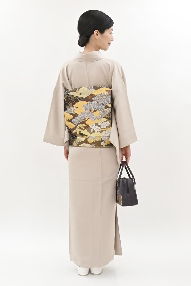 銀座【C-3274】色無地 明るい白茶色 花の地紋(反端付)（N）:身丈165/裄