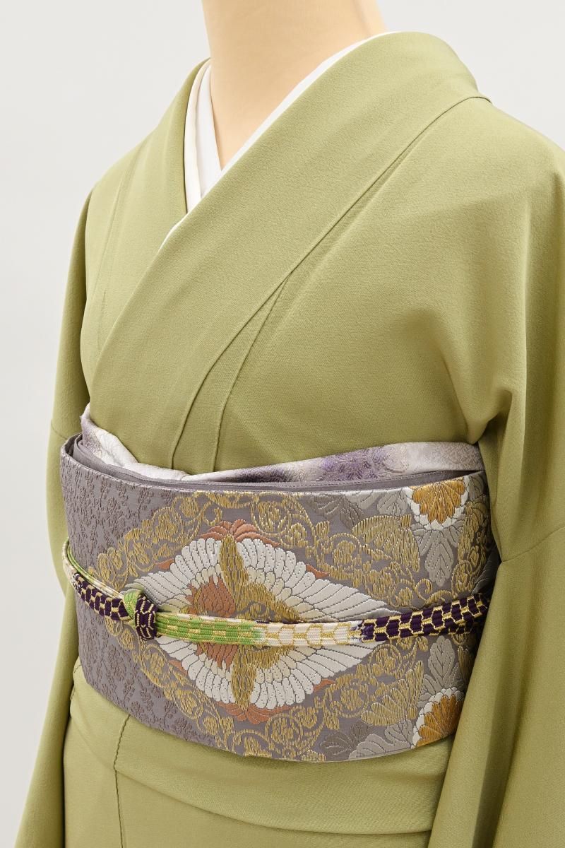 山口美術織物　ラベンダーカラーに色鮮やかな小花が美しい逸品　着物 山口美術織物 ラベンダーカラーに色鮮やかな小花が美しい逸品 着物