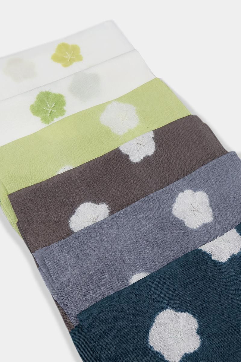 W-131】衿秀製 縮緬地 帯揚げ 輪出し絞り 梅 憲法染×白色 - 銀座きもの