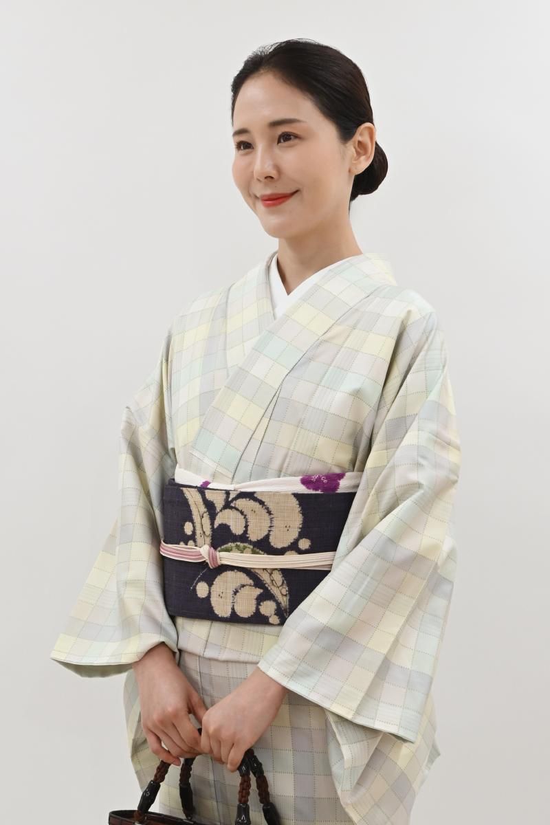 銀座【H-0763】森健持作 紬地 染名古屋帯 紺色 辻が花文（落款入