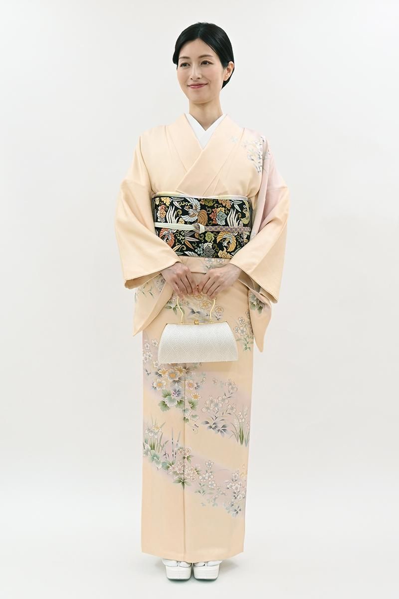 銀座【B-4263】訪問着 鳥の子色 斜め暈かしに四季花文 :身丈163/裄67.5