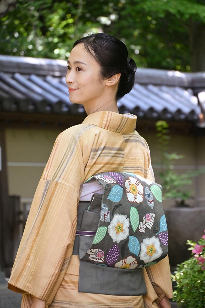 銀座【帯5763】荒川眞理子作 型絵染 紬地 名古屋帯 銘「沙羅樹