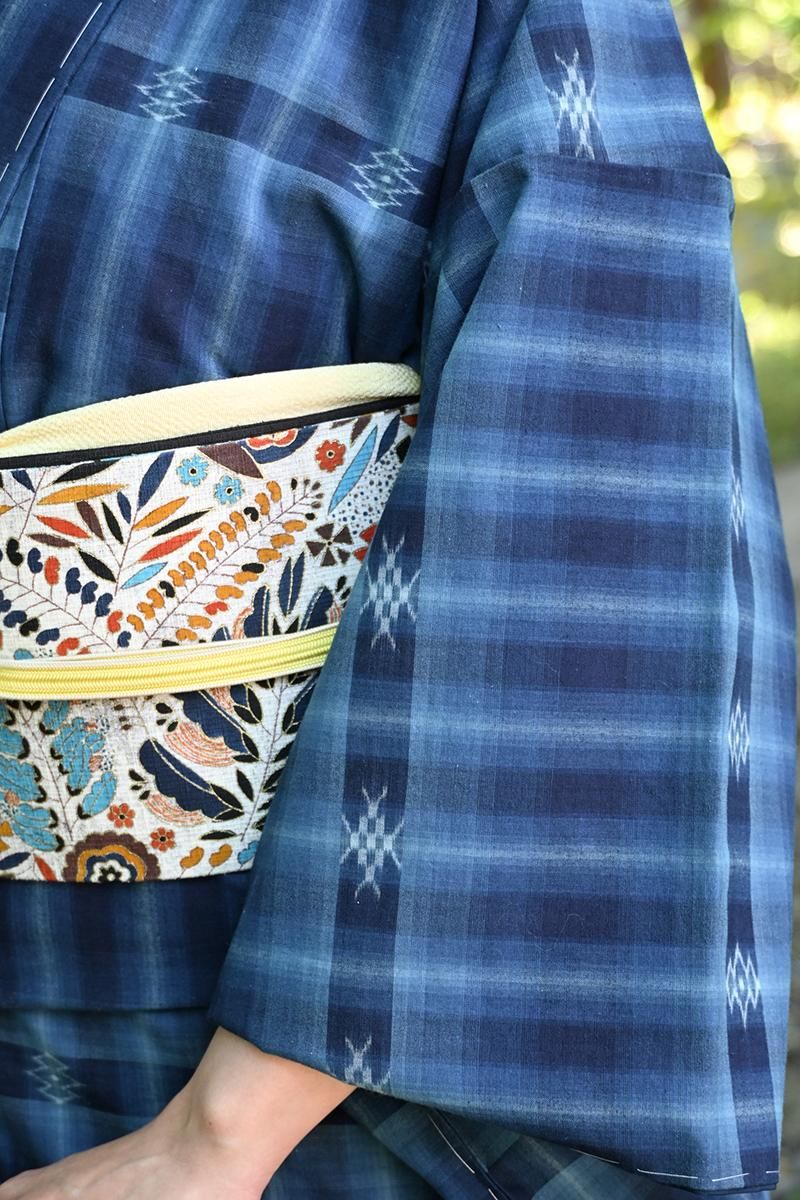 銀座【着物4619】日本工芸会正会員 真栄城喜久江作 琉球美絣 着物