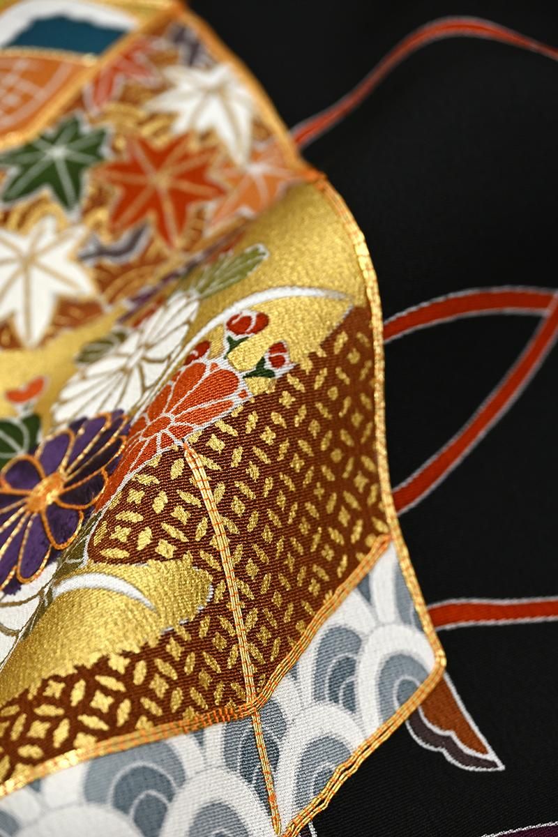 銀座【着物4623】千總製 染五ッ紋 黒留袖 束ね熨斗に貝桶文（落款入